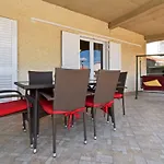 Apartament Karlo1 *